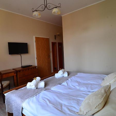 Baronka Bed & Breakfast & Bistrot Betliar Buitenkant foto