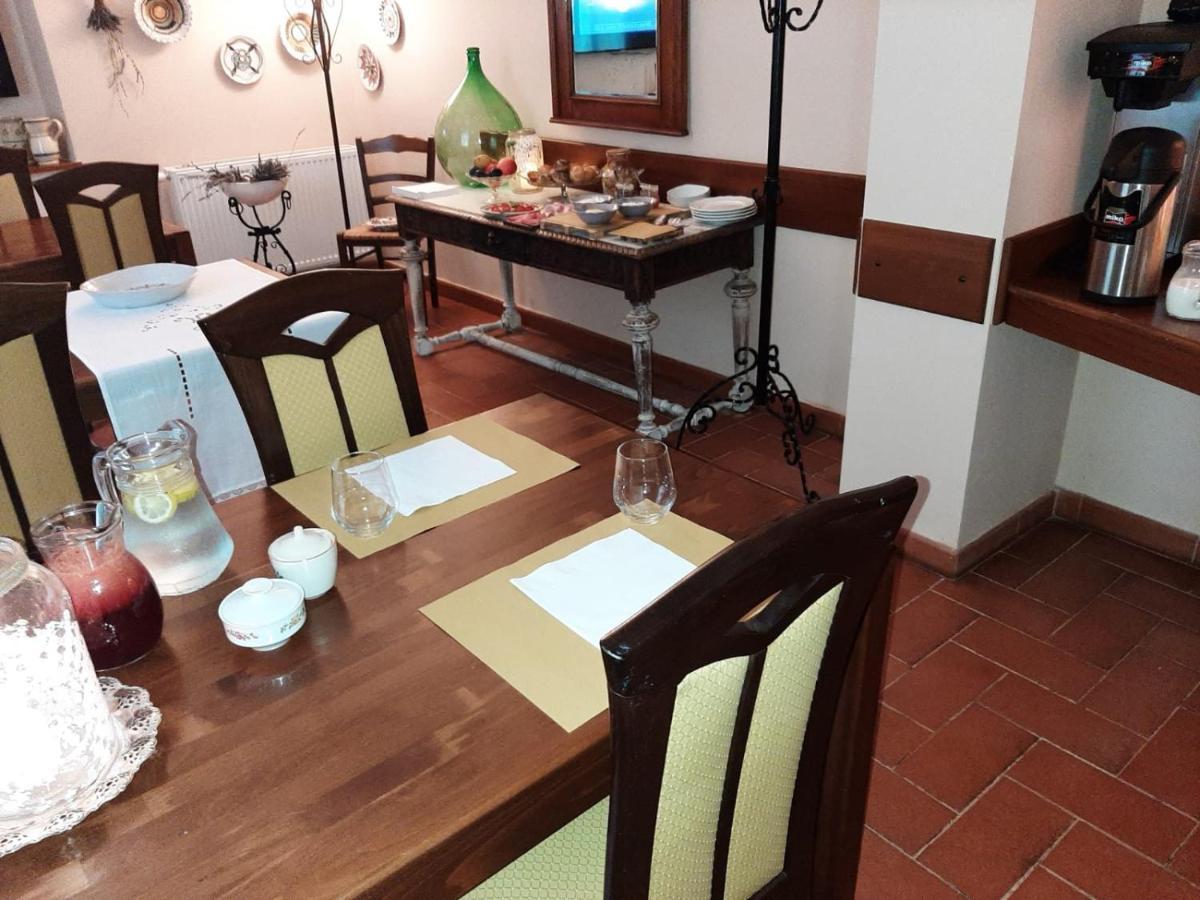Baronka Bed & Breakfast & Bistrot Betliar Buitenkant foto